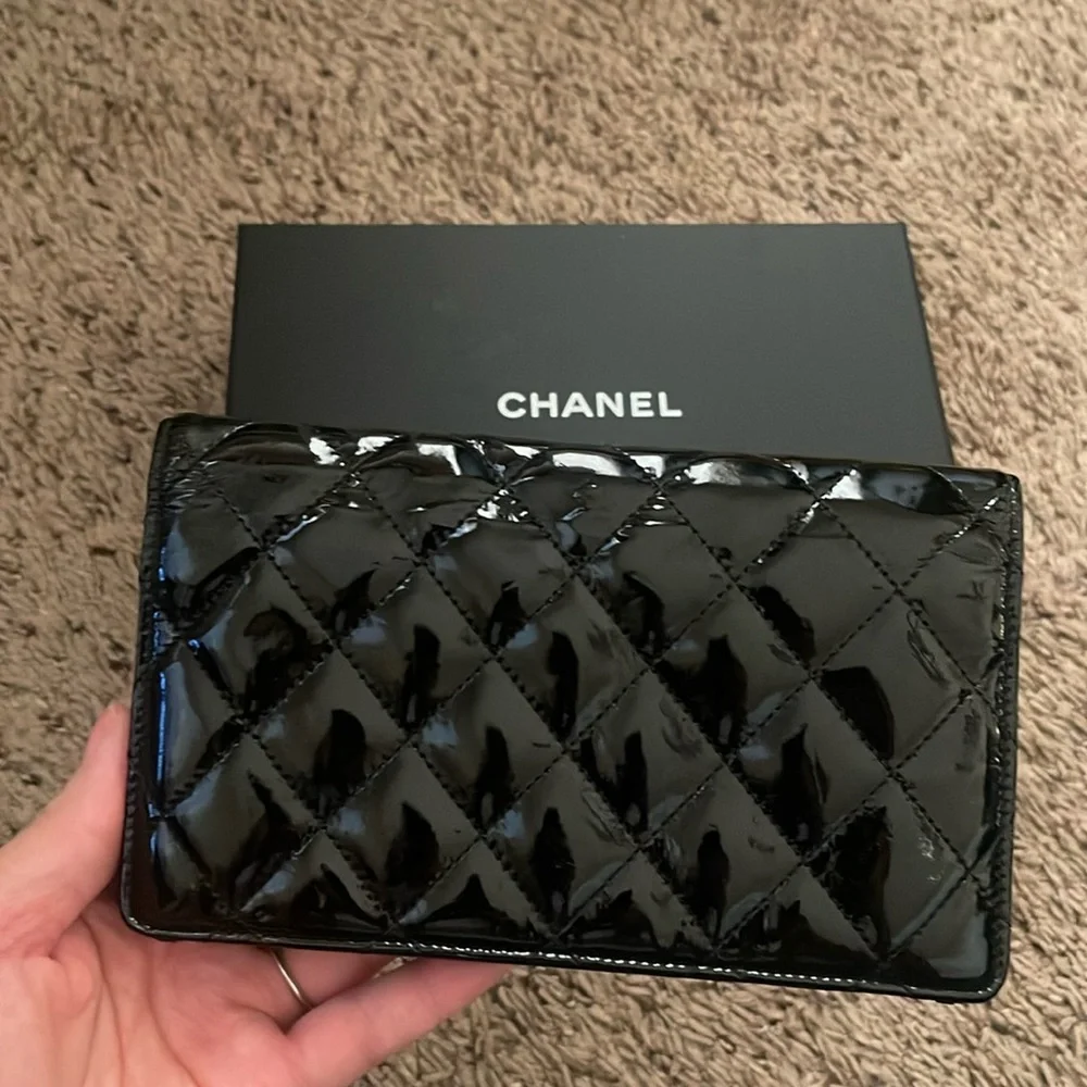Chanel Black Patent Leather Wallet - Picture 4 of 13